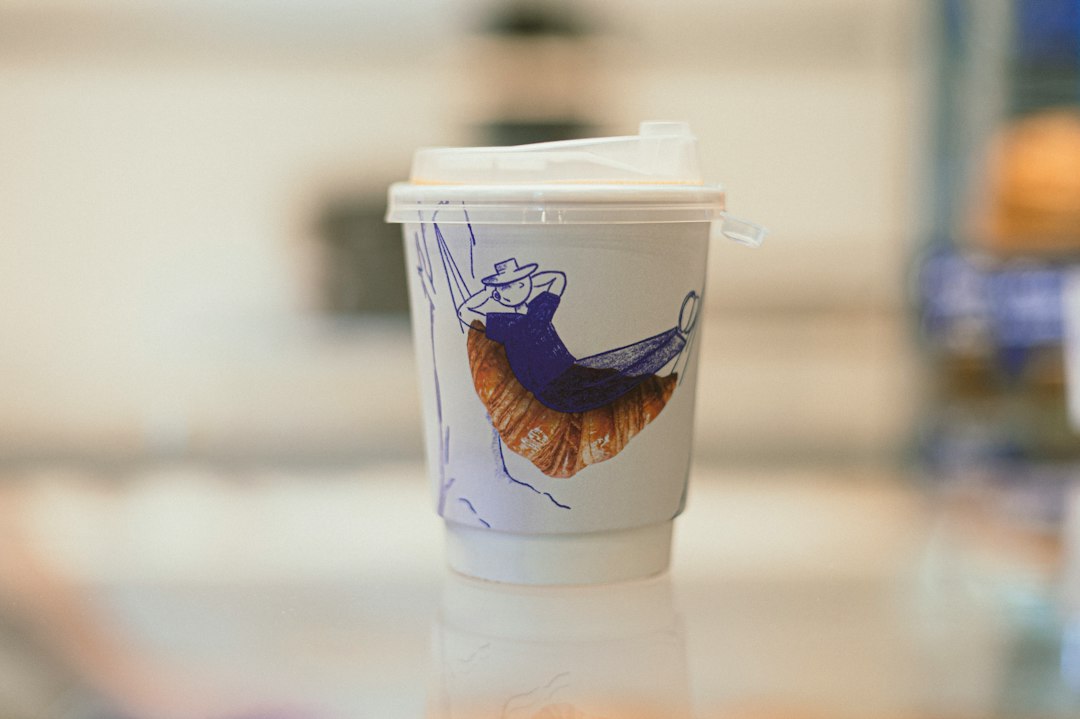 Koffie en croissant to go